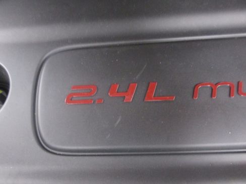 Used 2021 Jeep Renegade Latitude FWD image 35