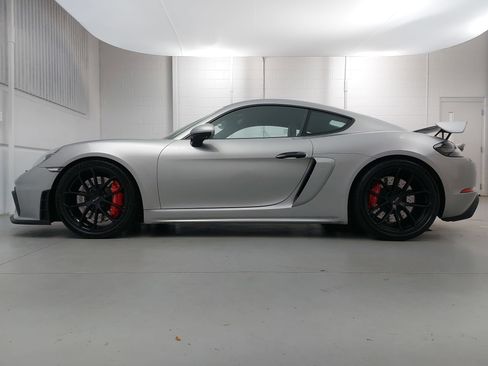 Certified 2022 Porsche 718 Cayman GT4 RWD image 2