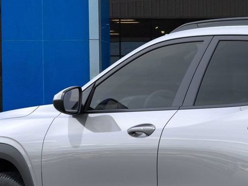 New 2026 Chevrolet Trax LT image 12