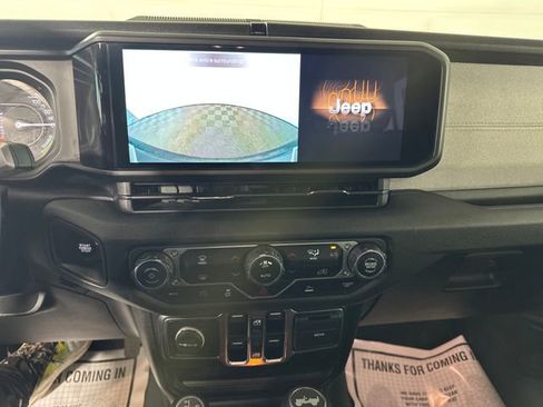 Used 2024 Jeep Wrangler Unlimited w/ Technology Group image 22