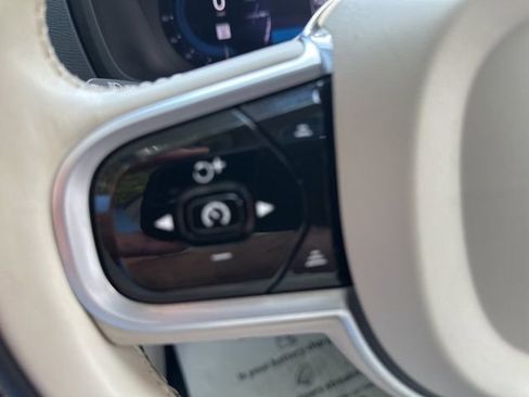 Used 2023 Volvo XC90 B5 Plus w/ Protection Package Premier image 22