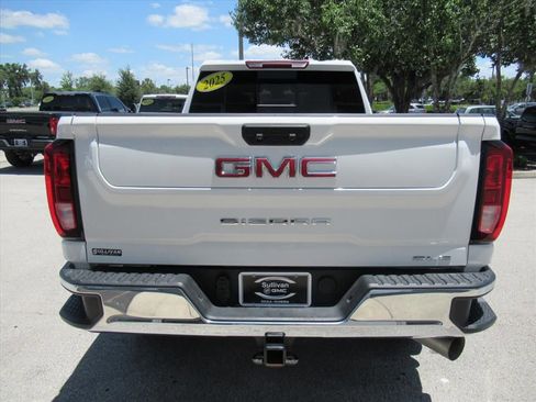 Used 2025 GMC Sierra 2500 SLE AWD/4WD image 6