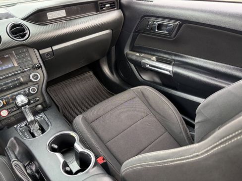 Used 2016 Ford Mustang Convertible RWD image 17