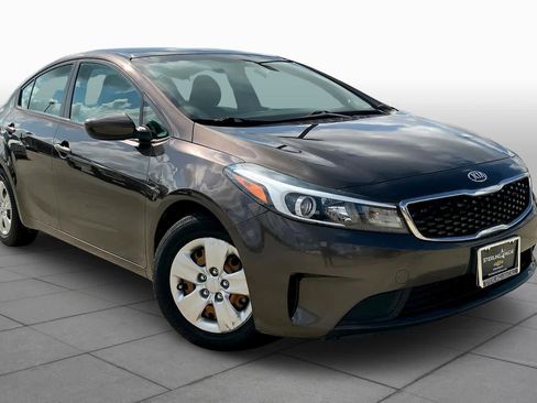 Used 2018 Kia Forte LX FWD image 3