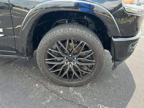 Used 2019 RAM 1500 Limited AWD/4WD image 2