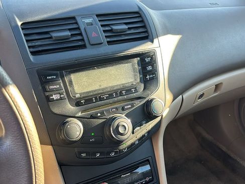 Used 2005 Honda Accord LX image 18