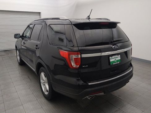 Used 2018 Ford Explorer XLT w/ Equipment Group 201A FWD image 5