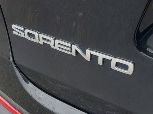 Used 2018 Kia Sorento LX image 6