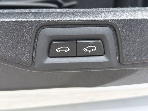 Certified 2025 BMW X7 xDrive40i image 13