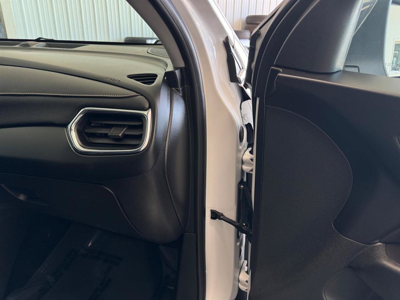 Used 2021 Chevrolet Equinox Premier AWD/4WD image 28