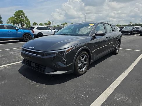 Certified 2025 Kia K4 FWD image 6