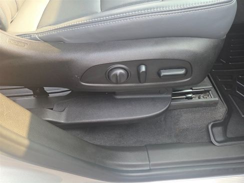 Used 2019 Buick Enclave Premium w/ LPO, Touring Package FWD image 13