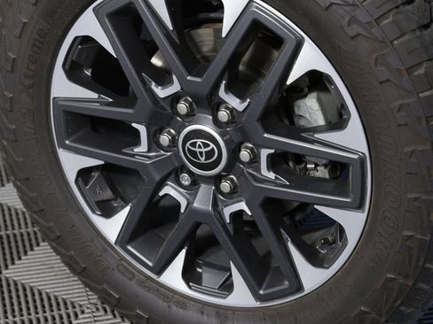 Used 2023 Toyota Tundra Limited image 7