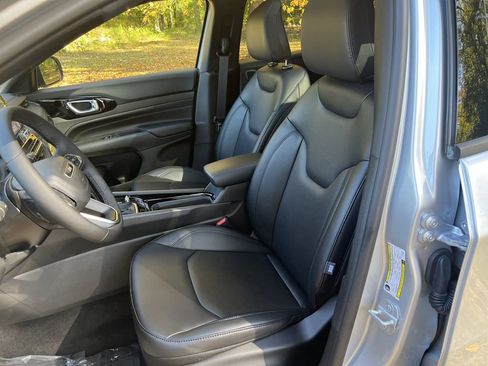 New 2026 Jeep Compass Limited w/ Sun, Sound & Navigation Group image 15