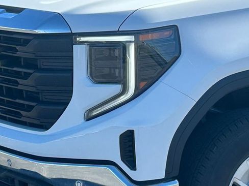 Used 2024 GMC Sierra 1500 Pro w/ Pro Value Package image 10