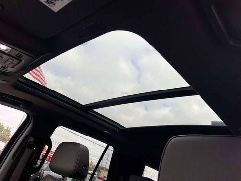 Used 2023 GMC Yukon Denali AWD/4WD image 37