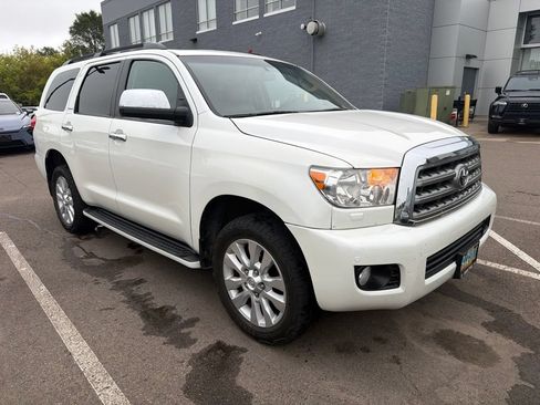 Used 2017 Toyota Sequoia Platinum AWD/4WD image 9