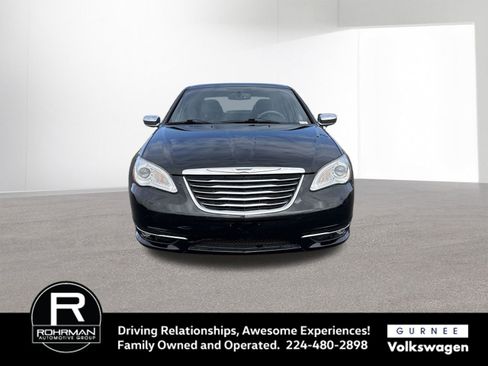 Used 2011 Chrysler 200 Limited image 3