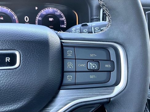 Certified 2024 Jeep Wagoneer Series II AWD/4WD image 30