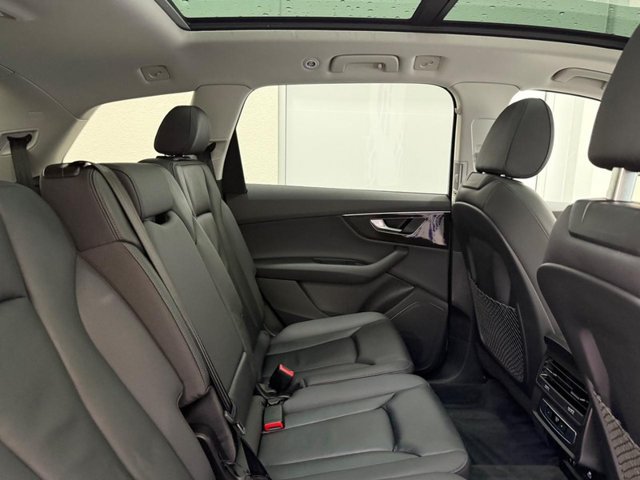 Used 2023 Audi Q7 2.0T Premium w/ Convenience Package AWD/4WD image 7