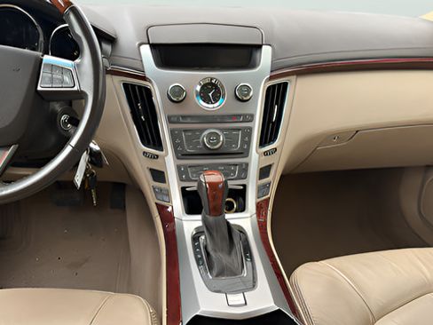 Used 2011 Cadillac CTS Luxury RWD image 14