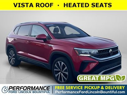 Used 2023 Volkswagen Taos SE w/ Panoramic Sunroof Package