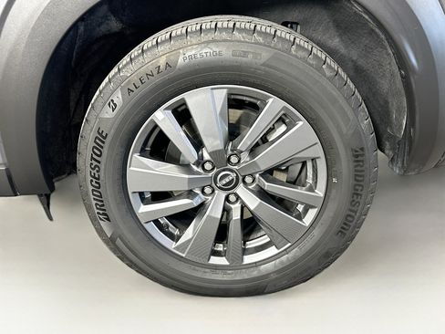 Used 2025 Nissan Pathfinder SV image 11