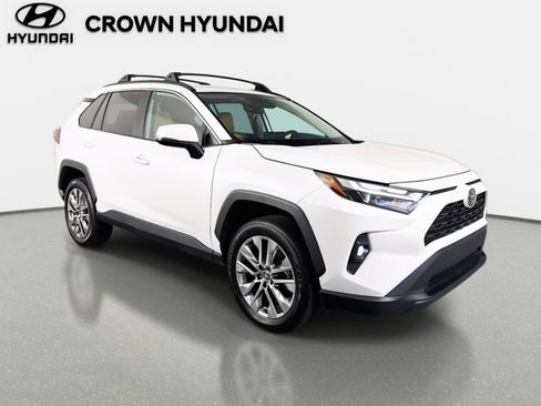 Used 2023 Toyota RAV4 XLE Premium image 4