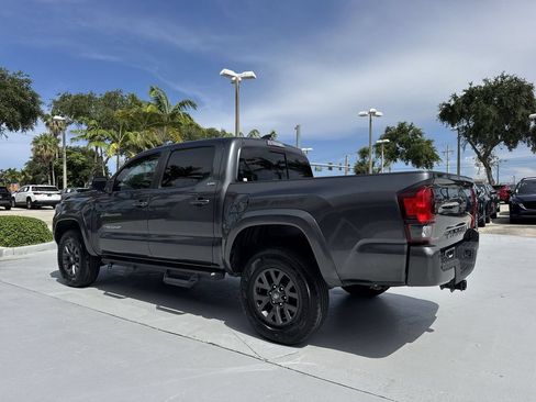 Used 2022 Toyota Tacoma SR5 RWD image 26