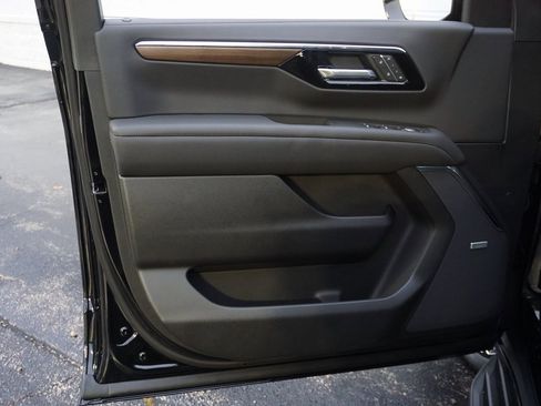 New 2026 Chevrolet Suburban High Country image 26