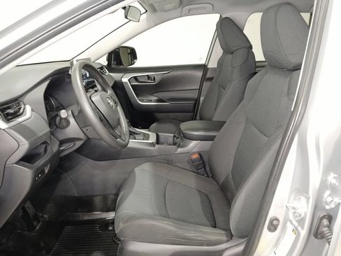 Used 2025 Toyota RAV4 LE AWD/4WD image 9