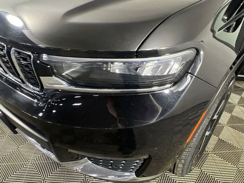 Used 2024 Jeep Grand Cherokee L Limited w/ Luxury Tech Group II image 36