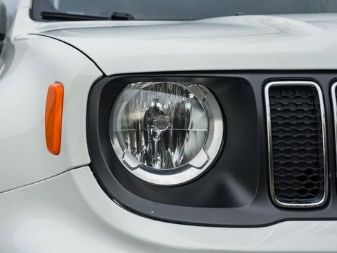 Used 2019 Jeep Renegade Latitude w/ Cold Weather Group image 13