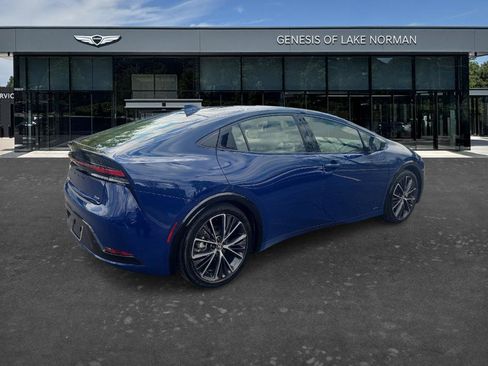 Used 2024 Toyota Prius XLE image 5