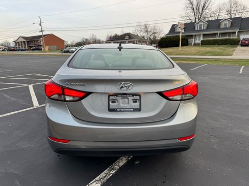 Used 2015 Hyundai Elantra SE w/ Option Group 02 image 8