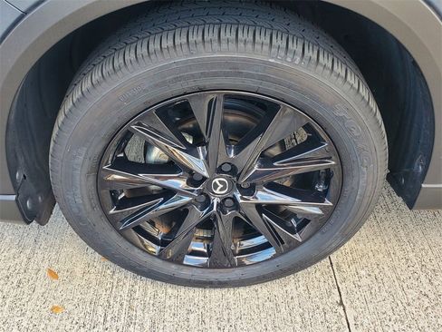 Used 2023 MAZDA CX-5 Carbon Edition image 4