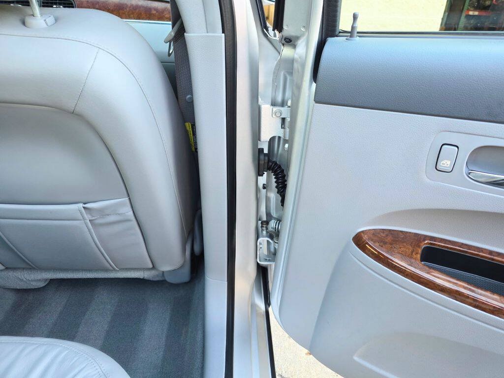 Used 2005 Buick LaCrosse CXL w/ Chrome Appearance Package FWD image 32