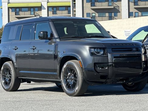 New 2026 Land Rover Defender 110 X-Dynamic SE image 7