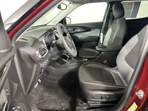 Used 2023 Chevrolet TrailBlazer LT w/ Convenience Package image 11