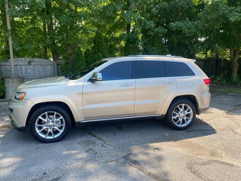 Used 2014 Jeep Grand Cherokee Summit AWD/4WD image 2