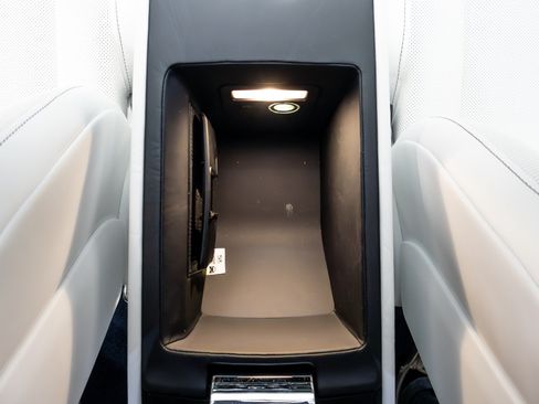 Used 2021 Rolls-Royce Phantom Sedan RWD image 42