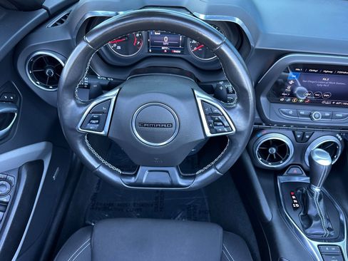 Used 2023 Chevrolet Camaro LT w/ Technology Package image 17