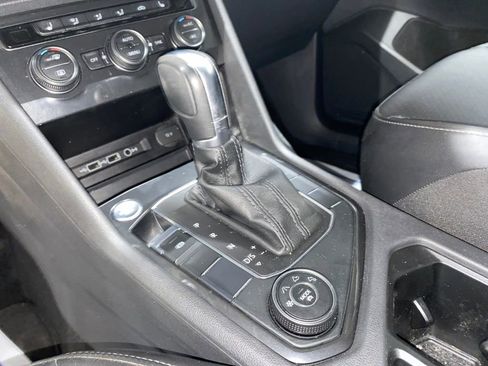 Used 2019 Volkswagen Tiguan SE image 12