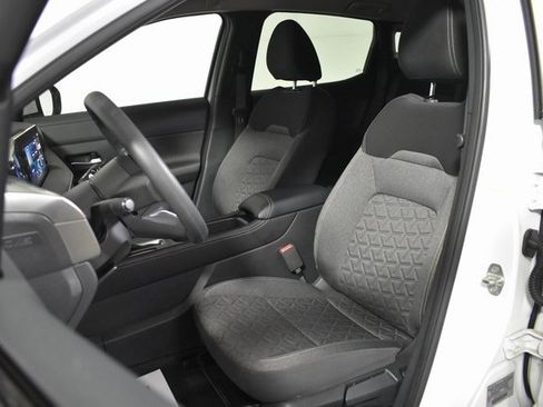 Certified 2025 Nissan Kicks SV image 9