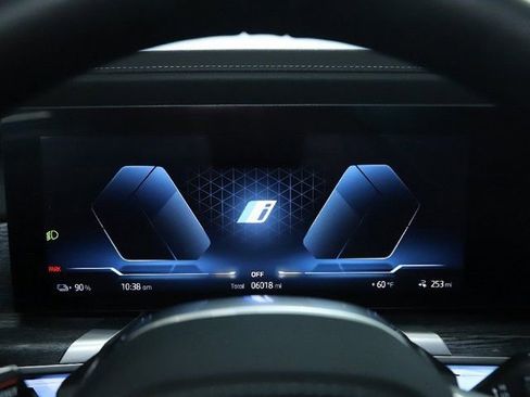 Certified 2025 BMW i7 xDrive60 image 26