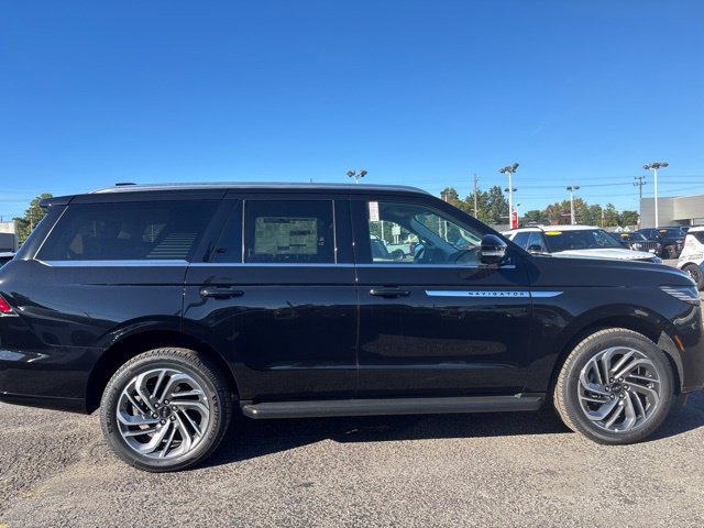 New 2026 Lincoln Navigator Premiere AWD/4WD image 6
