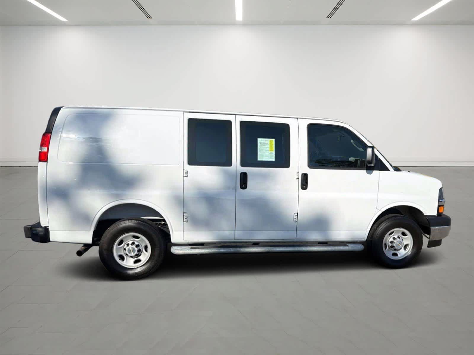 Used 2025 Chevrolet Express 2500 w/ Driver Convenience Package RWD image 4