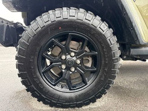 Used 2025 Jeep Gladiator Sport AWD/4WD image 7