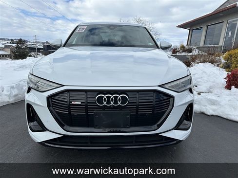 Used 2023 Audi e-tron Prestige w/ Prestige Package image 2