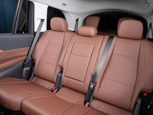 Certified 2026 Mercedes-Benz GLS 450 450 4MATIC&reg; SUV image 31